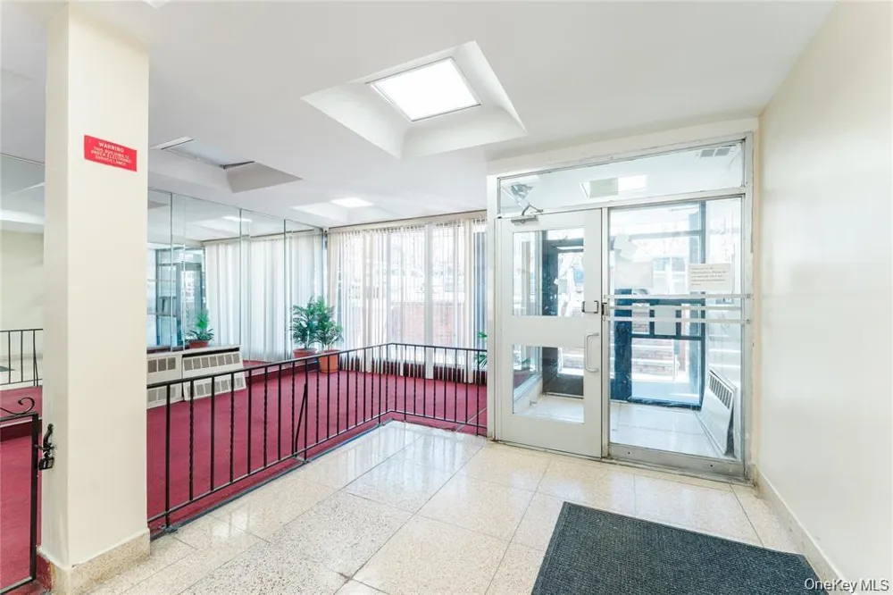 87-70 173rd St #7h Jamaica, NY 11432