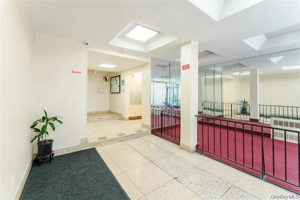 87-70 173rd St #7h Jamaica, NY 11432