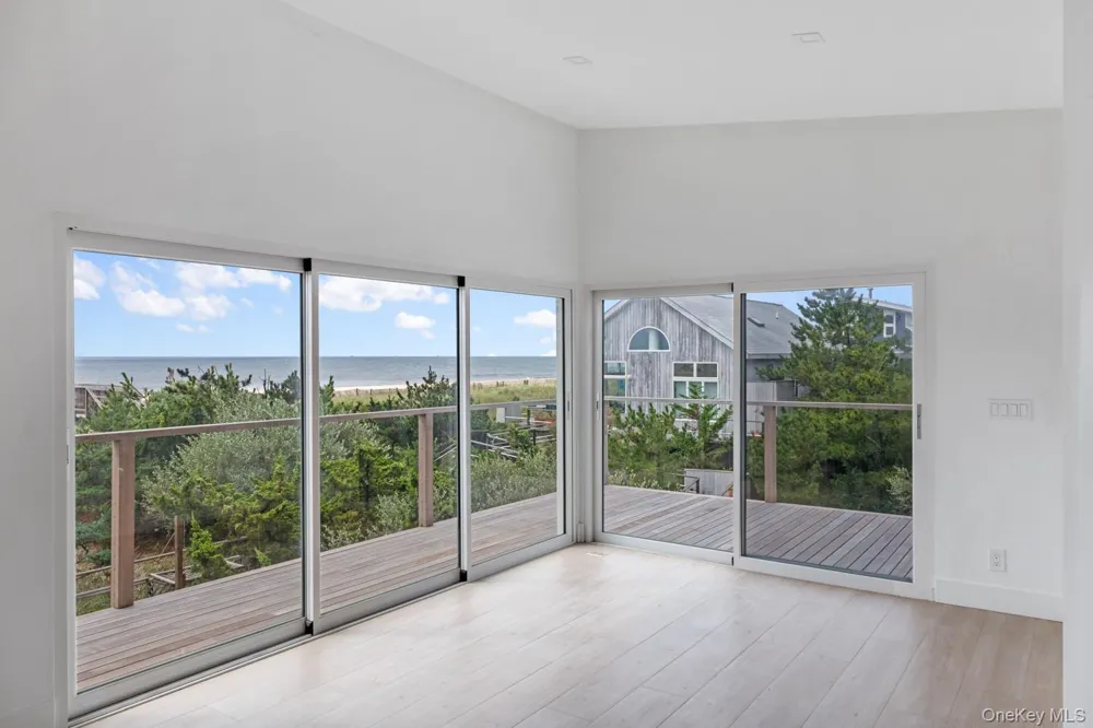 65 Island Walk Lonelyville, NY 11706