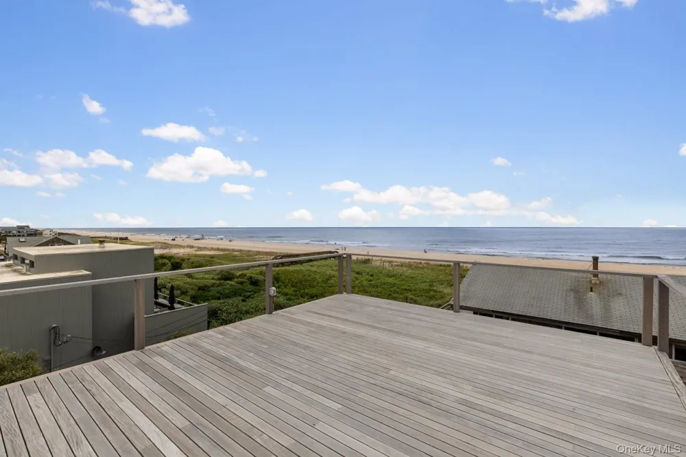 65 Island Walk Lonelyville, NY 11706