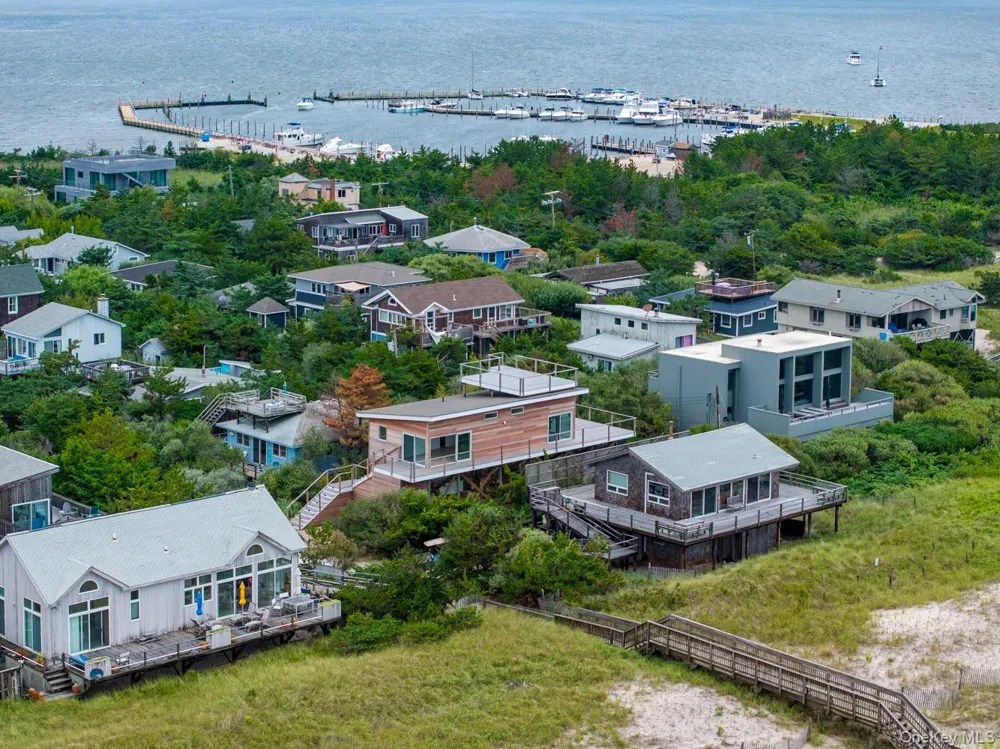 65 Island Walk Lonelyville, NY 11706