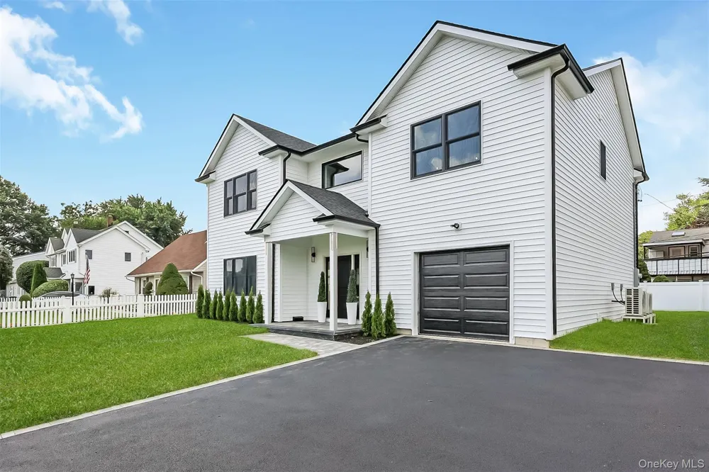 12 Slate Lane Levittown, NY 11756