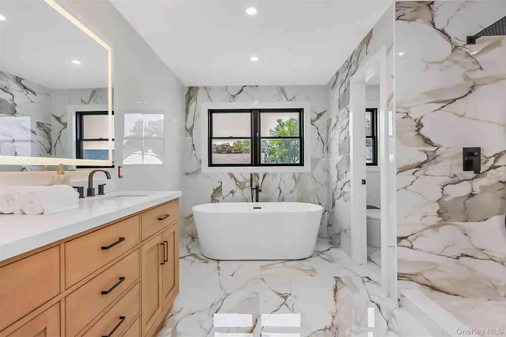 12 Slate Lane Levittown, NY 11756