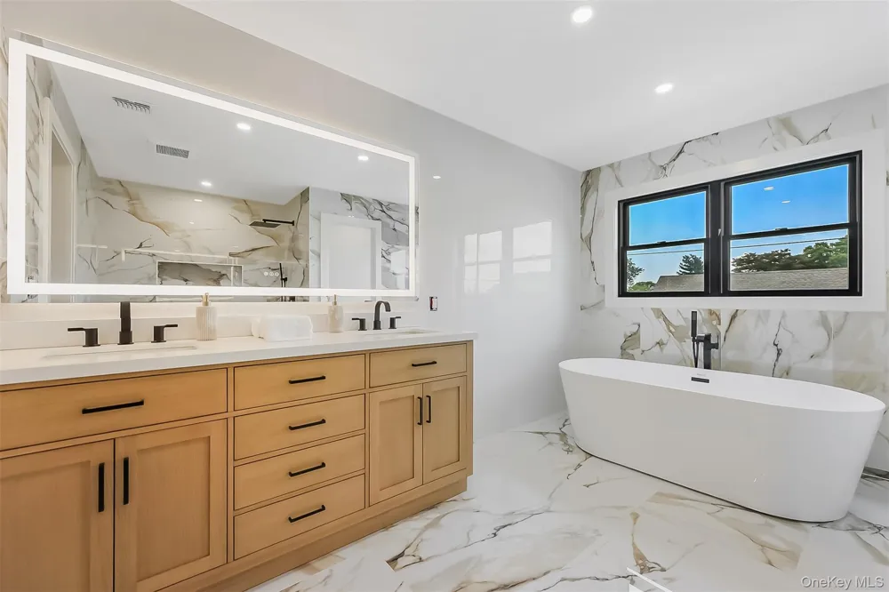 12 Slate Lane Levittown, NY 11756