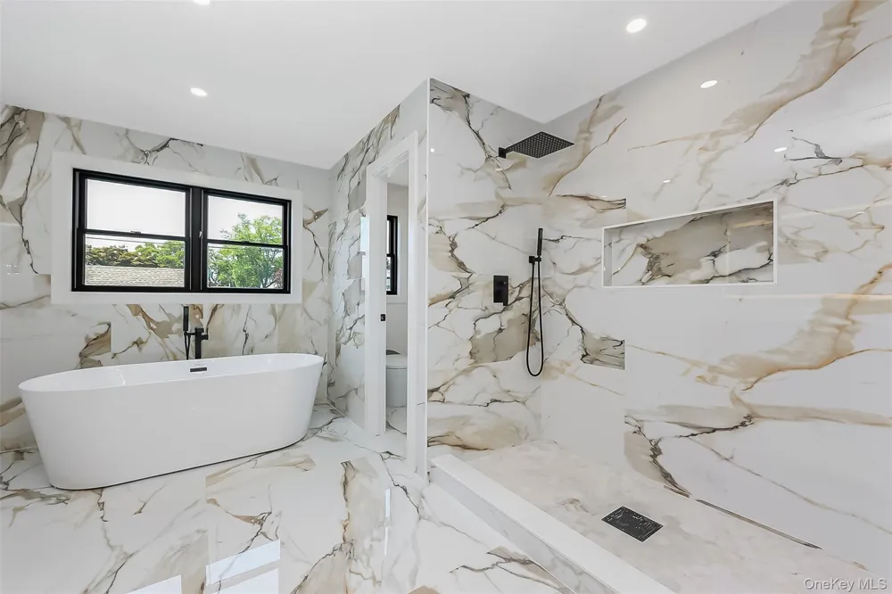12 Slate Lane Levittown, NY 11756