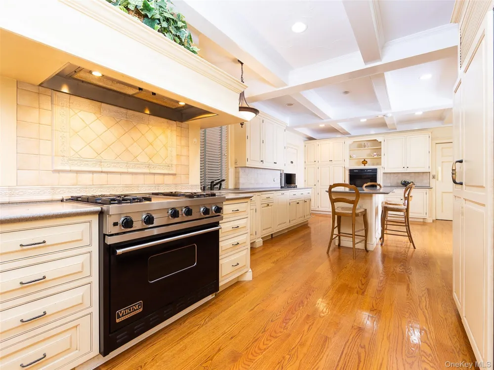 63 Colonial Avenue Warwick, NY 10990