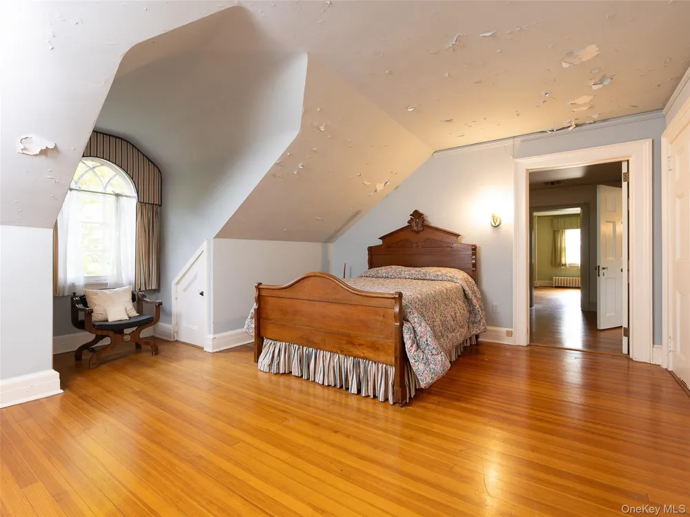 63 Colonial Avenue Warwick, NY 10990