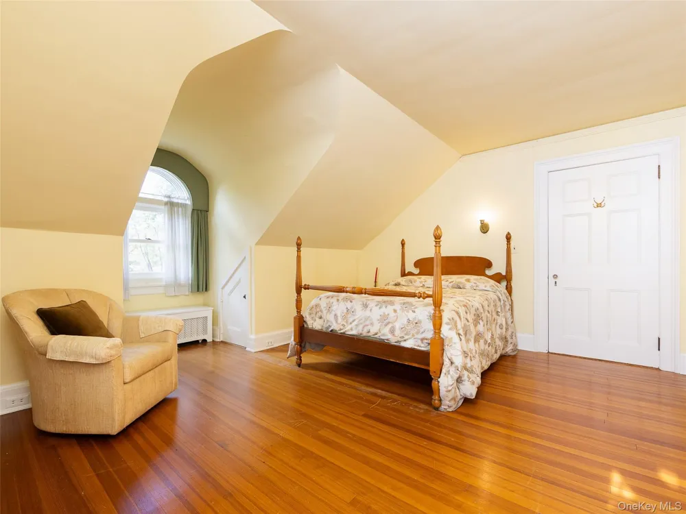 63 Colonial Avenue Warwick, NY 10990