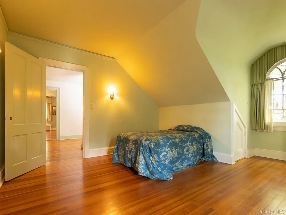 63 Colonial Avenue Warwick, NY 10990
