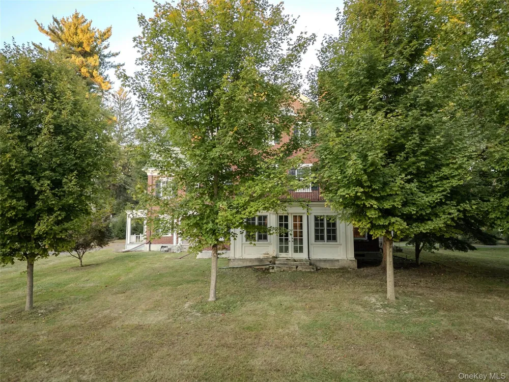 63 Colonial Avenue Warwick, NY 10990