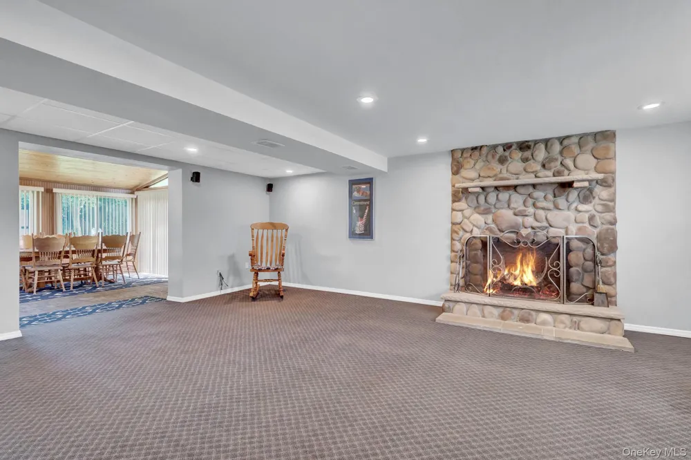 727 Peter Paul Drive West Islip, NY 11795