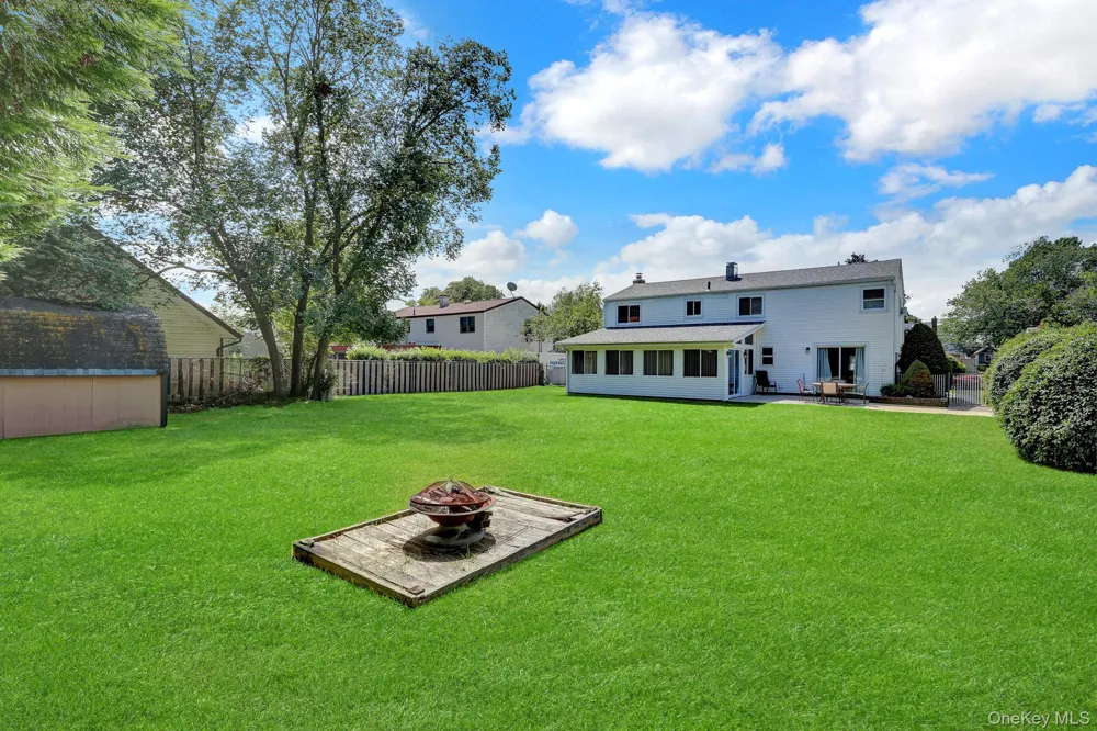 727 Peter Paul Drive West Islip, NY 11795