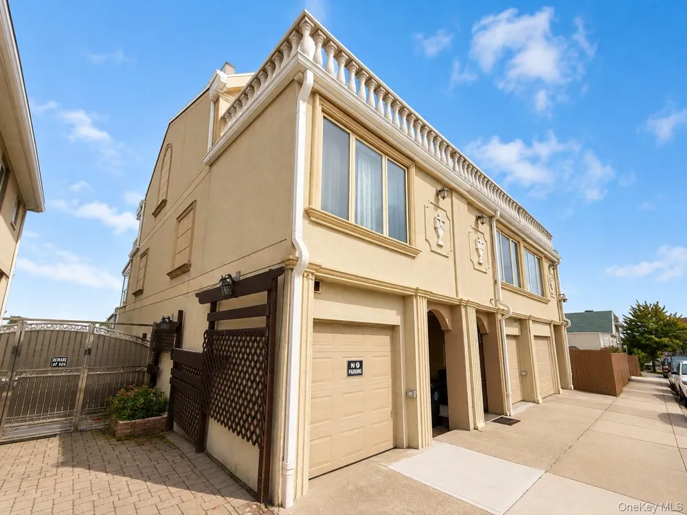 822 Dean Avenue Bronx, NY 10465