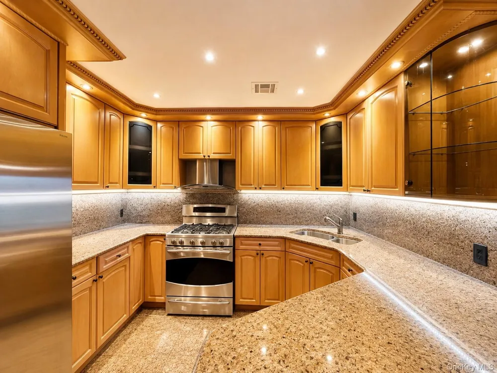 822 Dean Avenue Bronx, NY 10465
