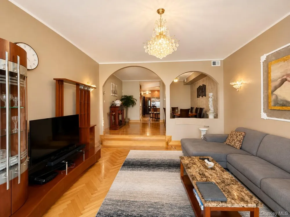 822 Dean Avenue Bronx, NY 10465