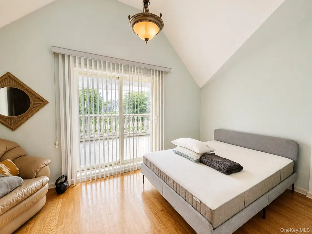 822 Dean Avenue Bronx, NY 10465