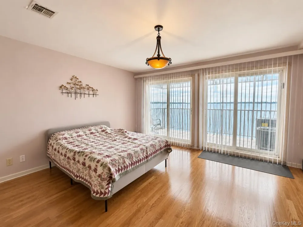 822 Dean Avenue Bronx, NY 10465