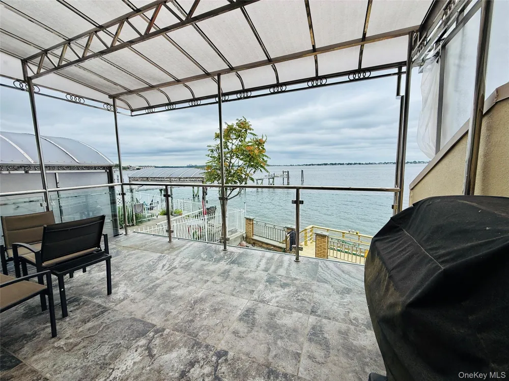 822 Dean Avenue Bronx, NY 10465