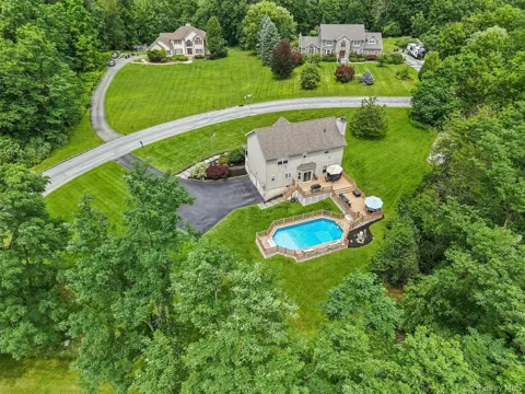 3 Garnett Hill Road