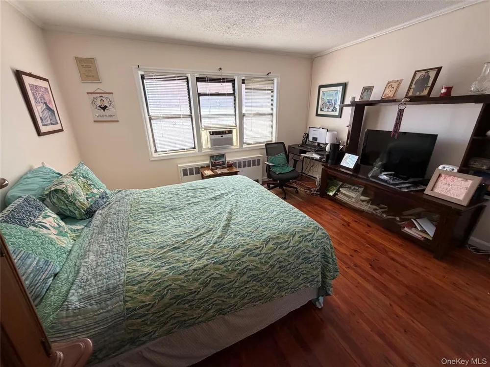 65 W Broadway #11B Long Beach, NY 11561