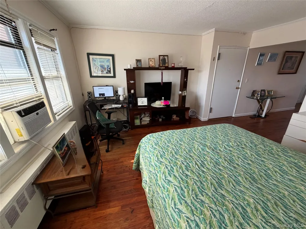 65 W Broadway #11B Long Beach, NY 11561