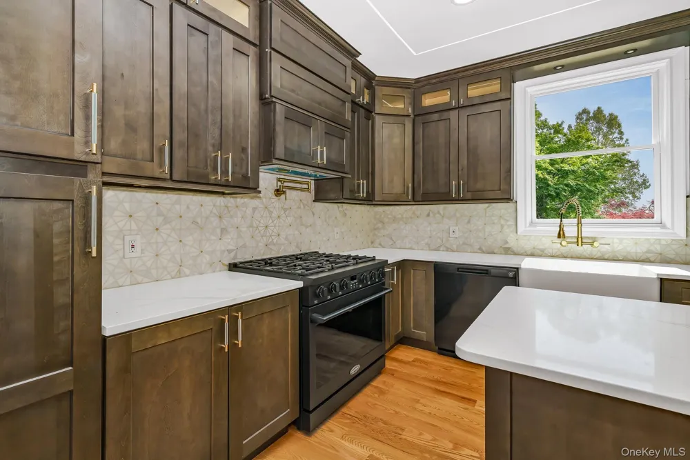 14 Lindsey Place Holbrook, NY 11741