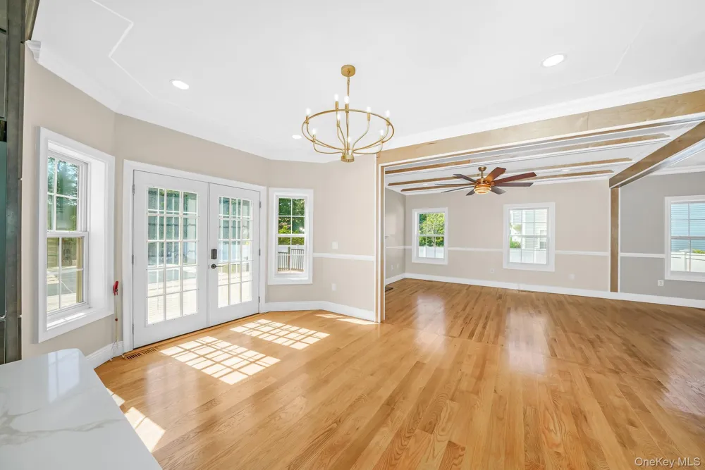 14 Lindsey Place Holbrook, NY 11741