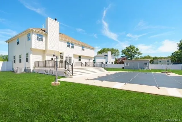 14 Lindsey Place Holbrook, NY 11741
