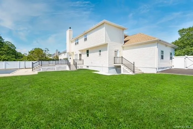 14 Lindsey Place Holbrook, NY 11741