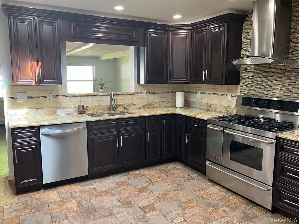 22 Lorna Lane Airmont, NY 10952