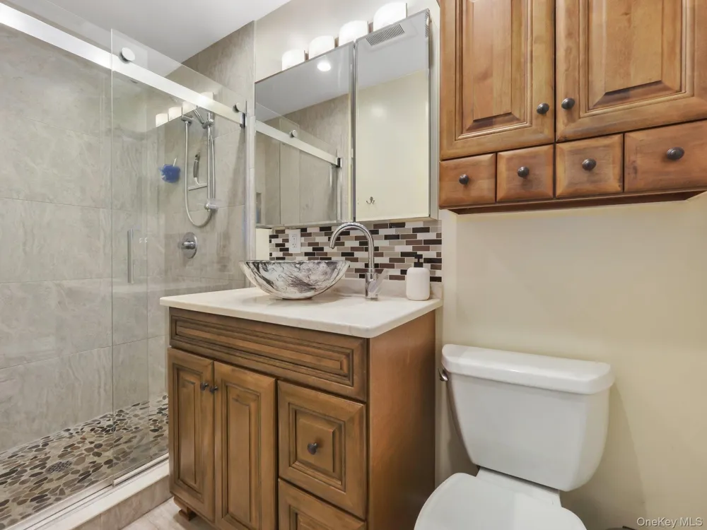 22 Lorna Lane Airmont, NY 10952