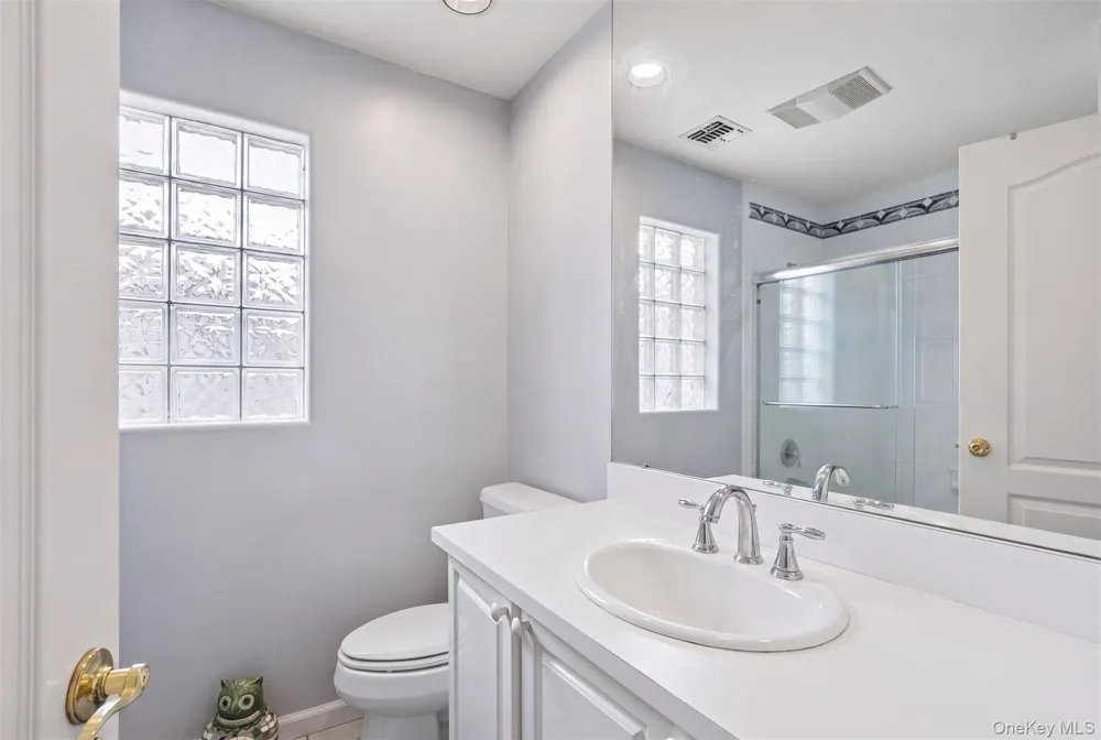 160 Windwatch Drive Hauppauge, NY 11788