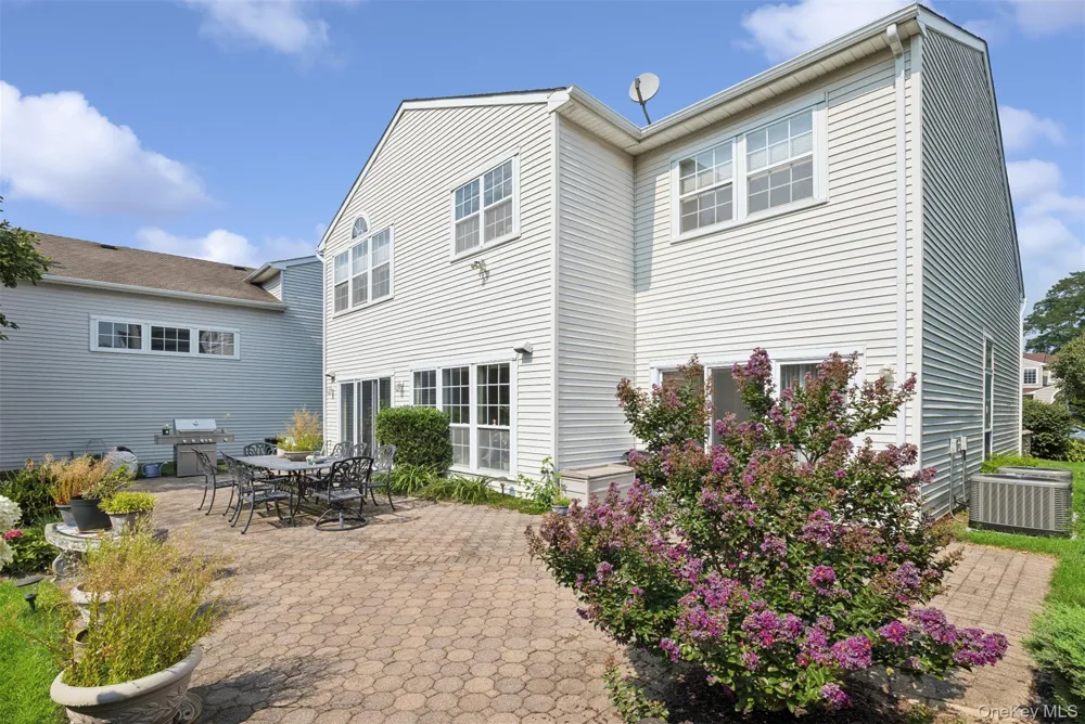 160 Windwatch Drive Hauppauge, NY 11788