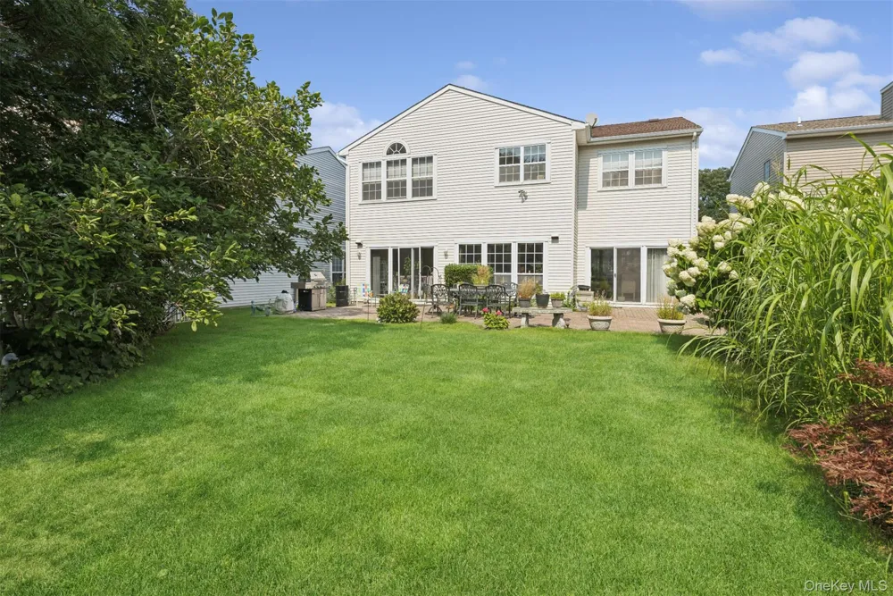 160 Windwatch Drive Hauppauge, NY 11788