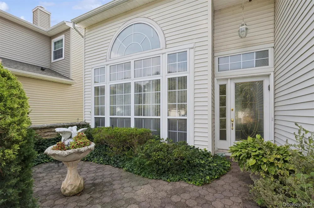 160 Windwatch Drive Hauppauge, NY 11788