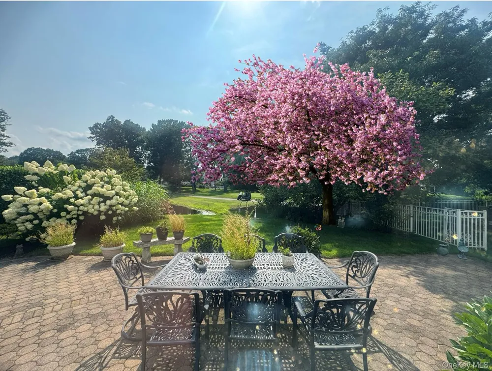 160 Windwatch Drive Hauppauge, NY 11788