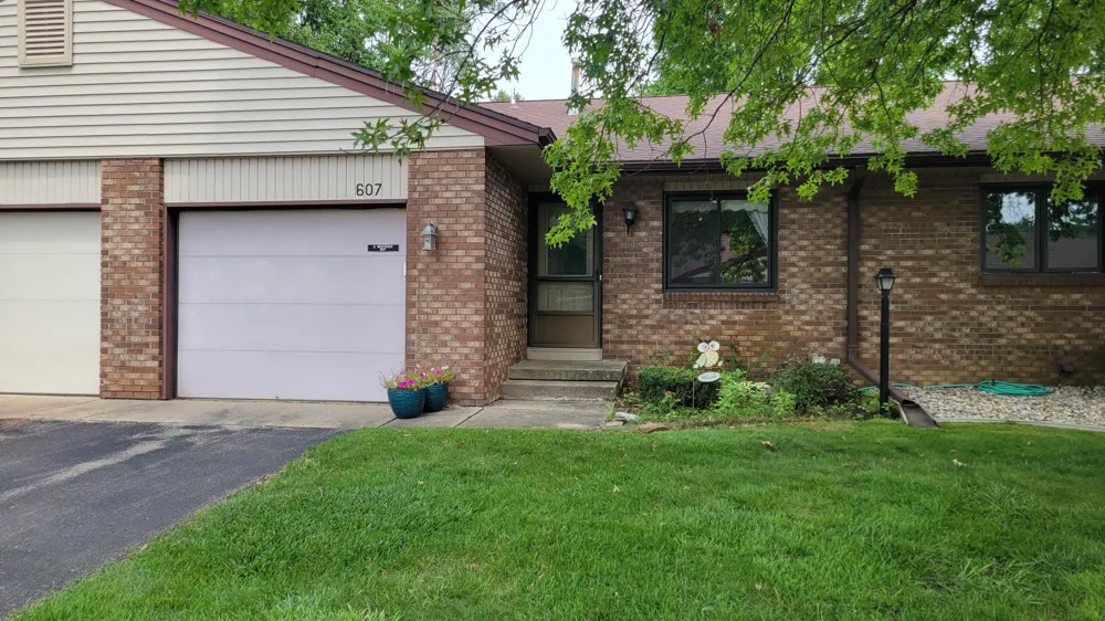 607 Gardenview Drive SW #131 Byron Center, MI 49315