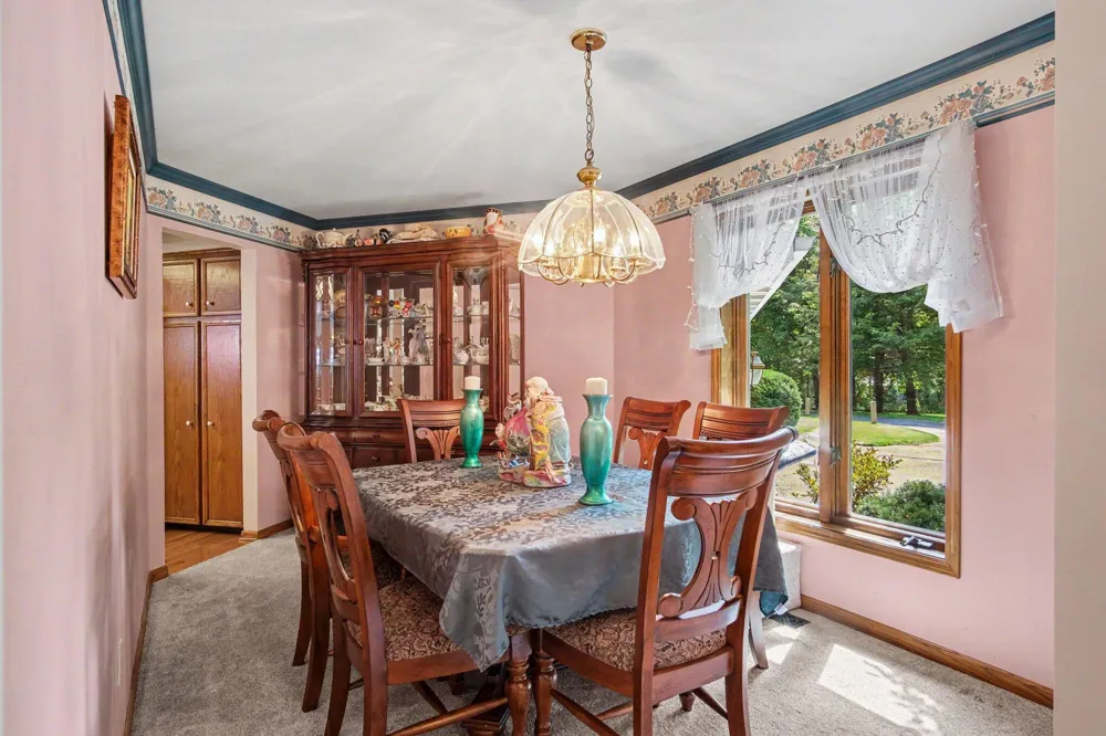 7930 Crestview Drive NE Belmont, MI 49306