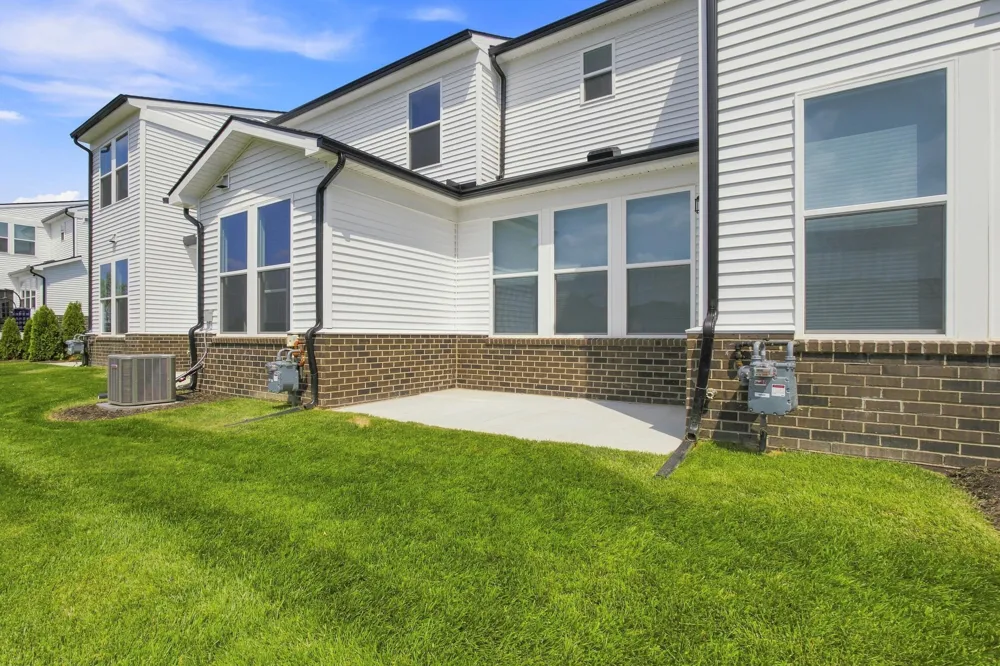 5574 E Spaniel Drive Ann Arbor, MI 48108