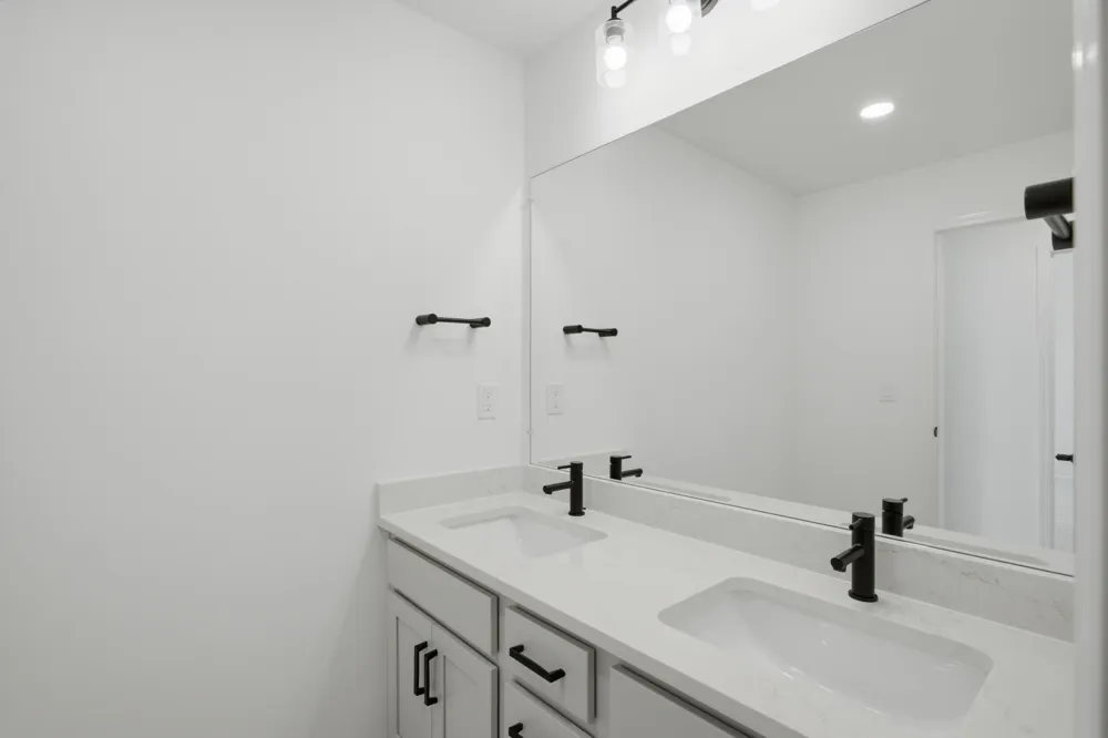 5574 E Spaniel Drive Ann Arbor, MI 48108