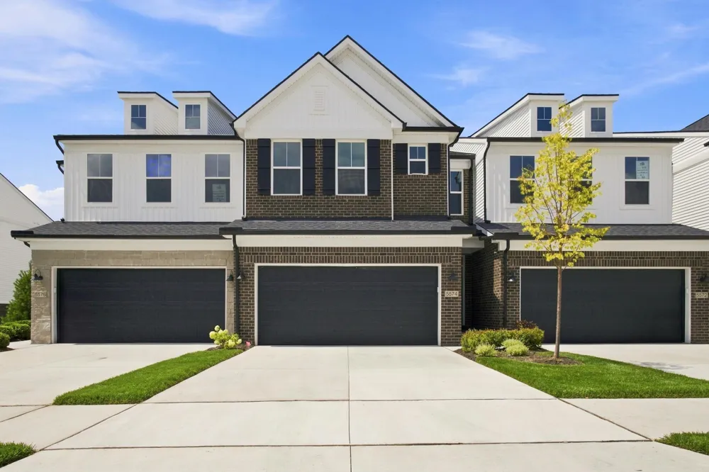 5574 E Spaniel Drive Ann Arbor, MI 48108