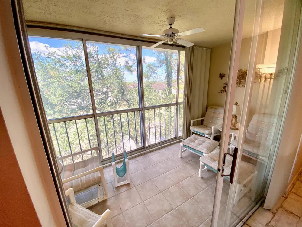 4735 Lucerne Lakes Boulevard E #410 Lake Worth, FL 33467