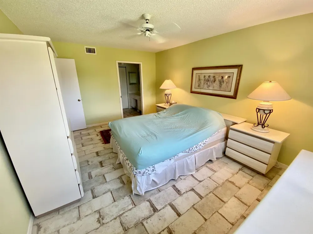 4735 Lucerne Lakes Boulevard E #410 Lake Worth, FL 33467