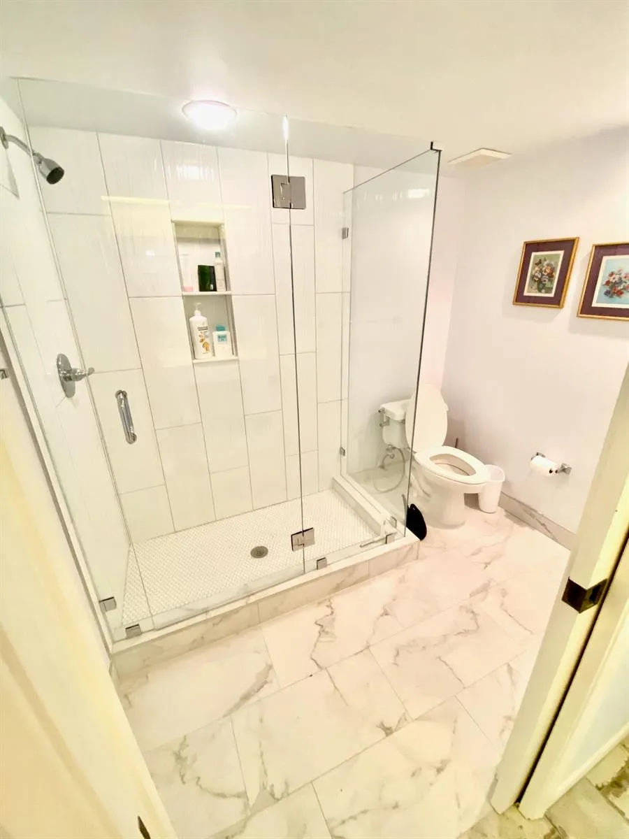 4735 Lucerne Lakes Boulevard E #410 Lake Worth, FL 33467