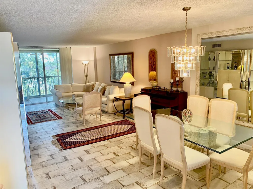 4735 Lucerne Lakes Boulevard E #410 Lake Worth, FL 33467