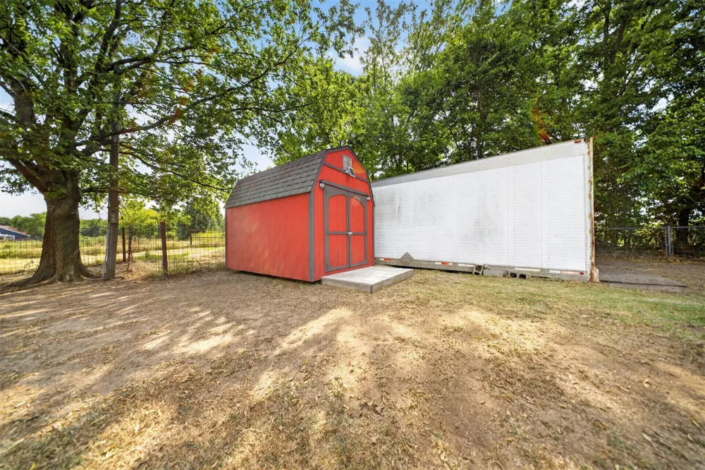 7000 E 375 ROAD Oologah, OK 74053