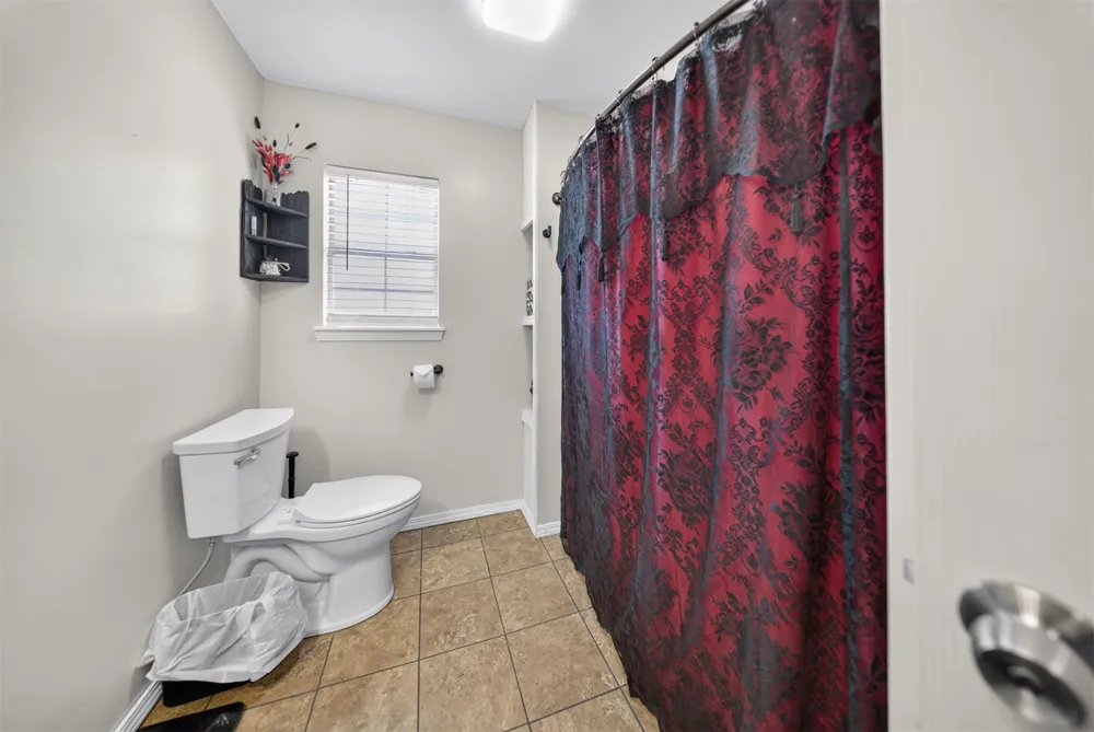 7000 E 375 ROAD Oologah, OK 74053