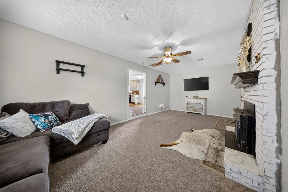 7000 E 375 ROAD Oologah, OK 74053