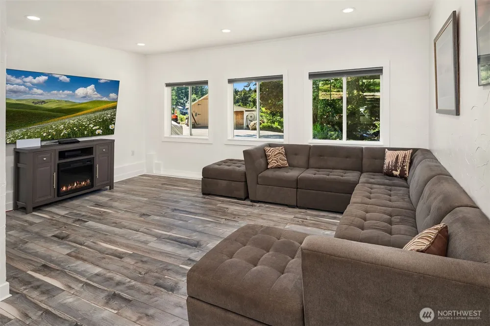 16530 237th Avenue SE Issaquah, WA 98027