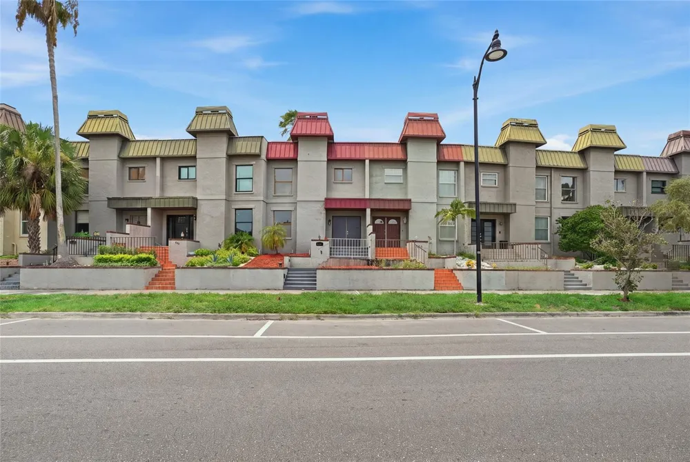 170 E DAVIS BOULEVARD Tampa, FL 33606
